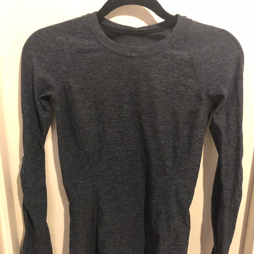 Lululemon long sleeve workout top